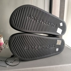 발렌시아가 슬리퍼