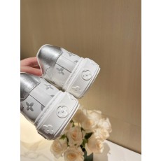 루이비통 남여공용 스니커즈