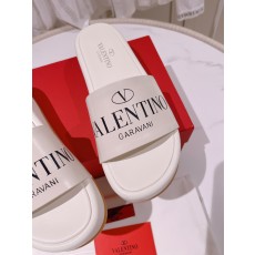 발렌티노 슬리퍼