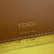 펜디 Baguette 크로스백