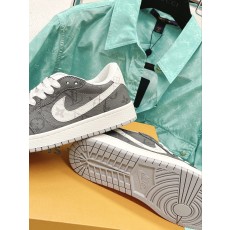 루이비통 남여공용 운동화