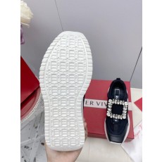 로저비비에 운동화