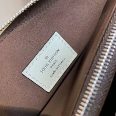 루이비통 COUSSIN M57790