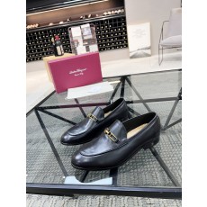 페레가모 남성 로퍼