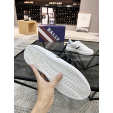 발리 남성 스니커즈