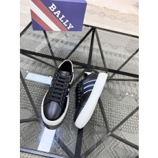 발리 남성 스니커즈