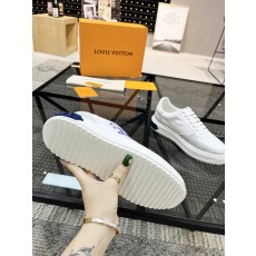 루이비통 남여공용 스니커즈