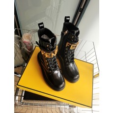 펜디 여성 워커