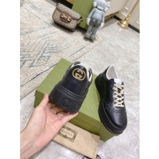 구찌 남여공용 스니커즈