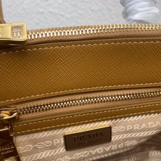 프라다  숄더백