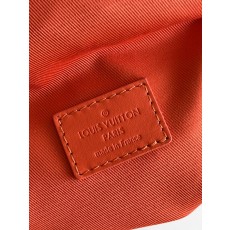 루이비통 S-LOCK VERTICAL WEARABLE M81525