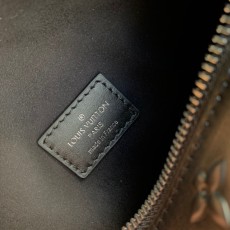 루이비통 사이드 트렁크 M21709