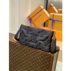 루이비통 맥시 멀티 포쉐트 악세수아 M58980