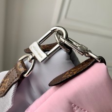 루이비통 맥시 멀티 포쉐트 악세수아 M21056