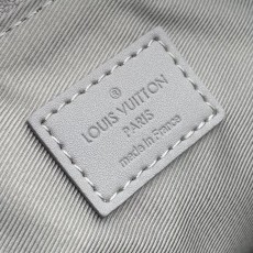루이비통 아이패드 파우치 M69837