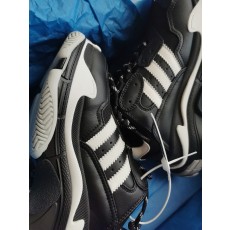 발렌시아가 남여공용 운동화