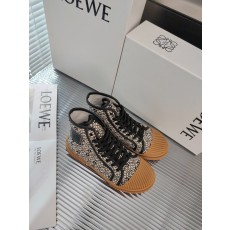 로에베 여성 스니커즈