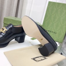 구찌 여성 로퍼