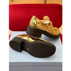 프라다 여성 로퍼