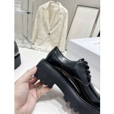 셀린느 여성 로퍼