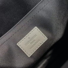 루이비통 POCHETTE DISCOVERY M81385