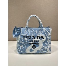 프라다 토트백 엠브로이드 스퀘어