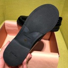 미우미우 여성 로퍼