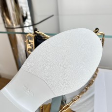 프라다 여성 로퍼