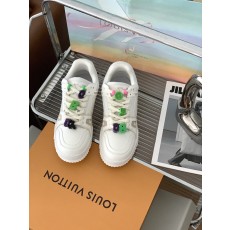 루이비통 남여공용 운동화