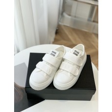 미우미우 신상 스니커즈