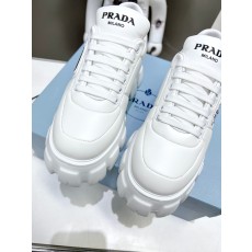 프라다 여성 로퍼