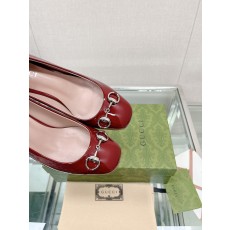 구찌 여성 로퍼