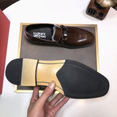 페레가모 남성 로퍼