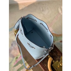 루이비통 벨라 M21582