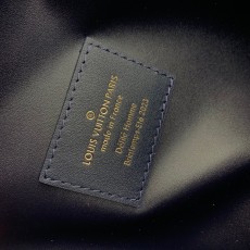 루이비통 핸들 소프트 트렁크 M59351