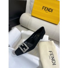 펜디 여성 미들힐