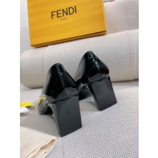 펜디 여성 미들힐