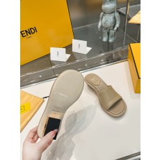 펜디 여성 슬리퍼