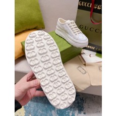 구찌 여성 스니커즈