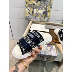 디올 여성 슬리퍼