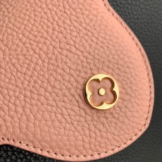 루이비통 카퓌신 M21689