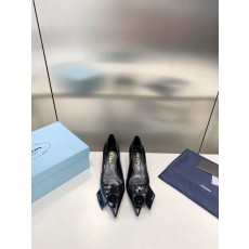 프라다 여성 로퍼