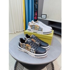 버버리 남성 스니커즈