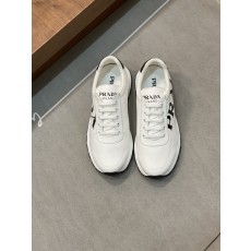 프라다 남성 스니커즈
