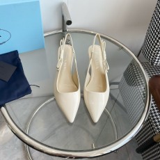 프라다 여성 로퍼