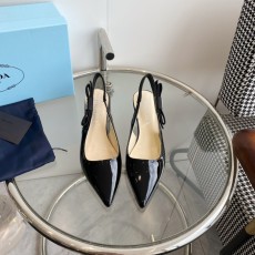 프라다 여성 로퍼