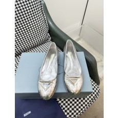 프라다 여성 로퍼