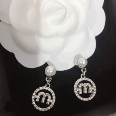 미우미우 귀걸이