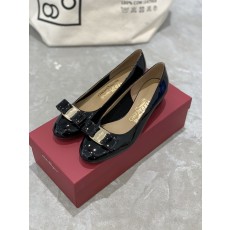 페레가모 여성 로퍼