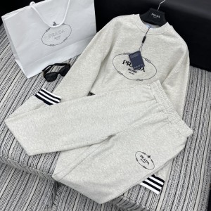 프라다 트레이닝 팬츠 여성